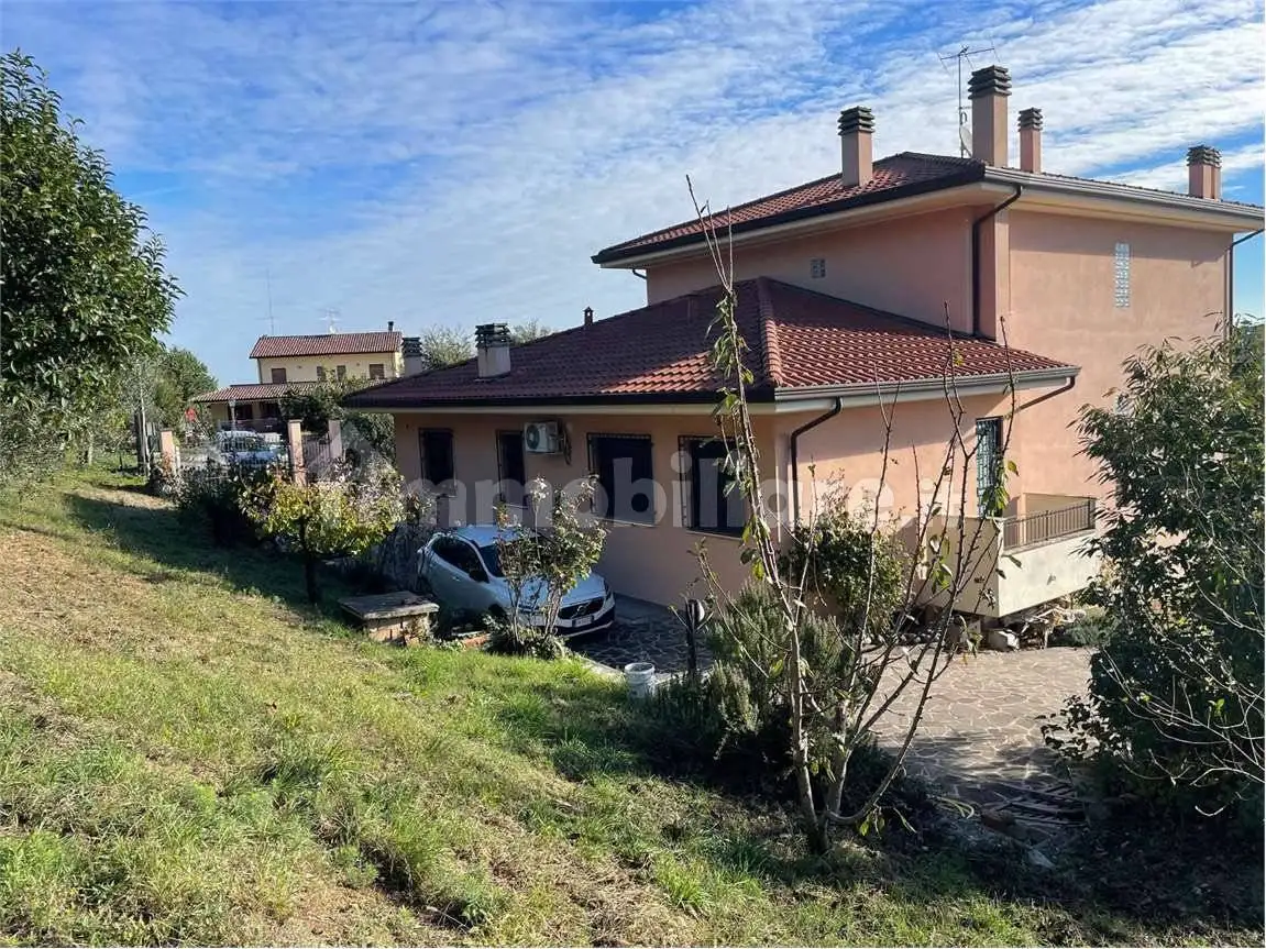 Villa unifamiliare via Cardellino, 44, Borghi - foto 2