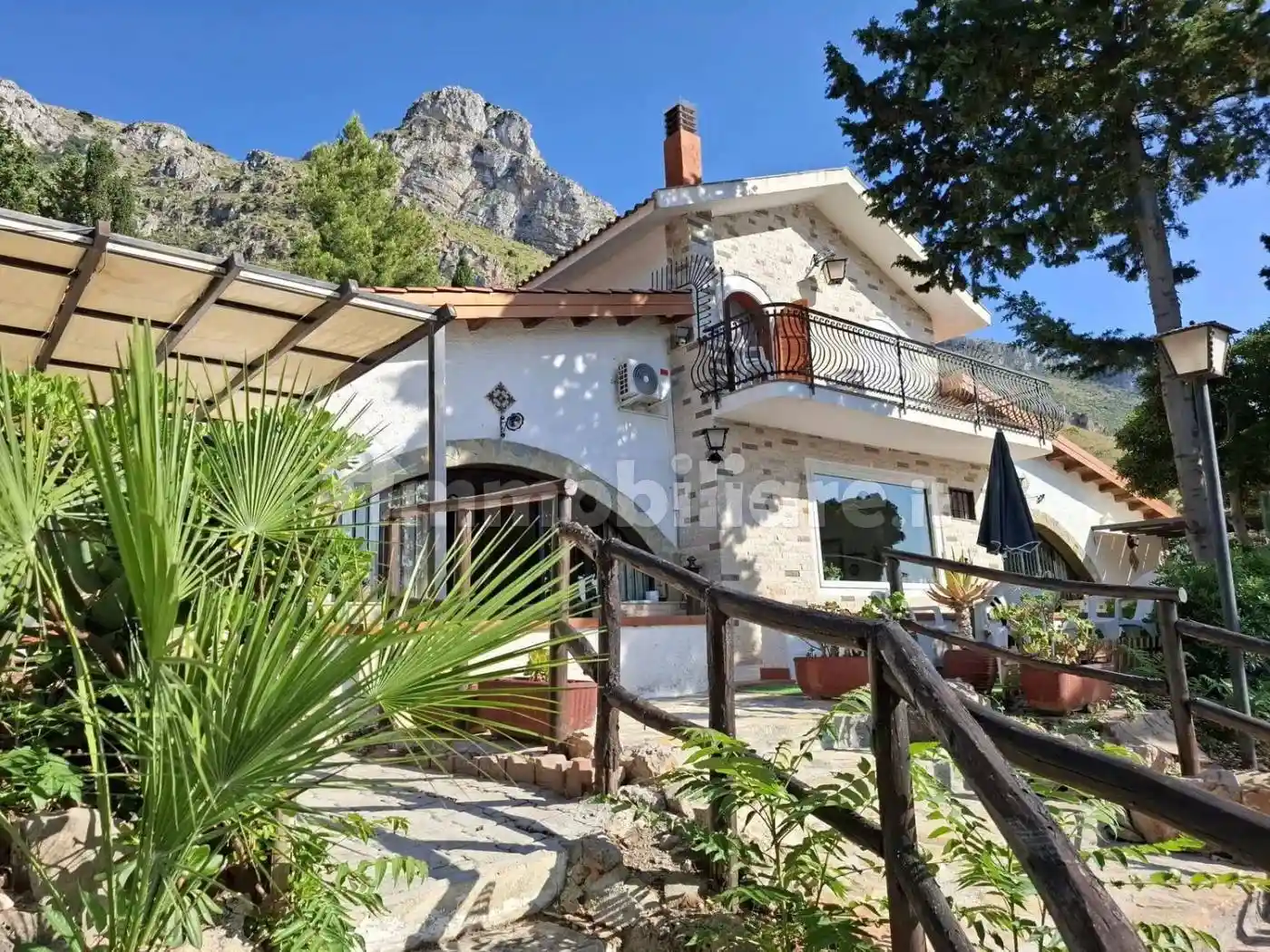 Villa in vendita a Castellammare del Golfo