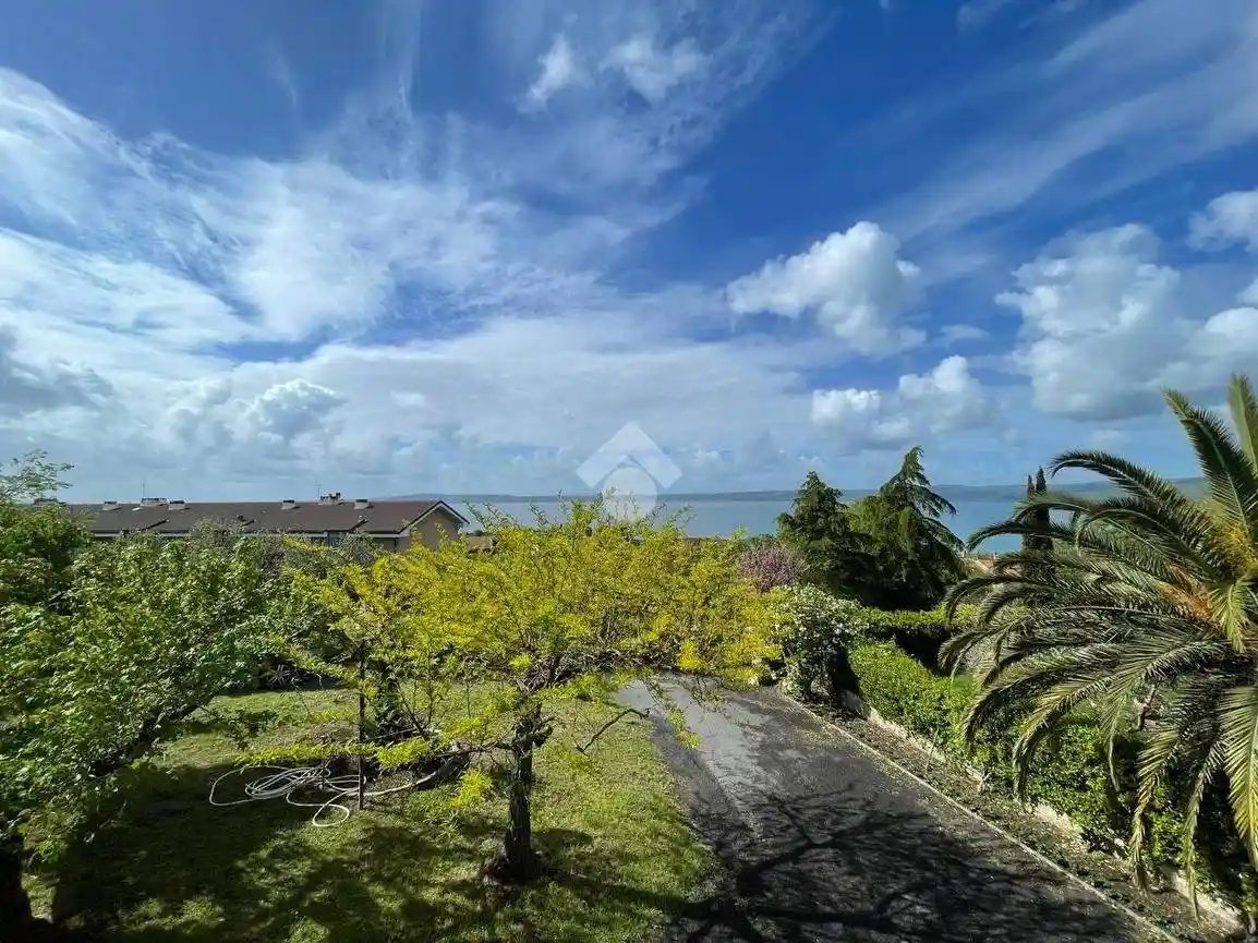 Villa in vendita a Trevignano Romano