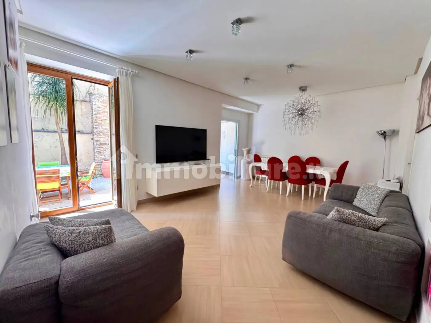 Appartamento in vendita a Napoli