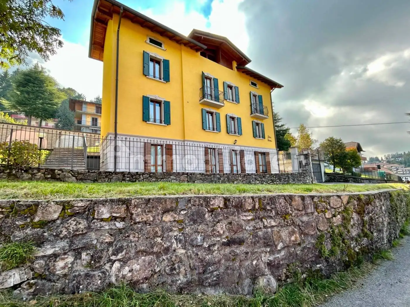 Villa in vendita a Selvino