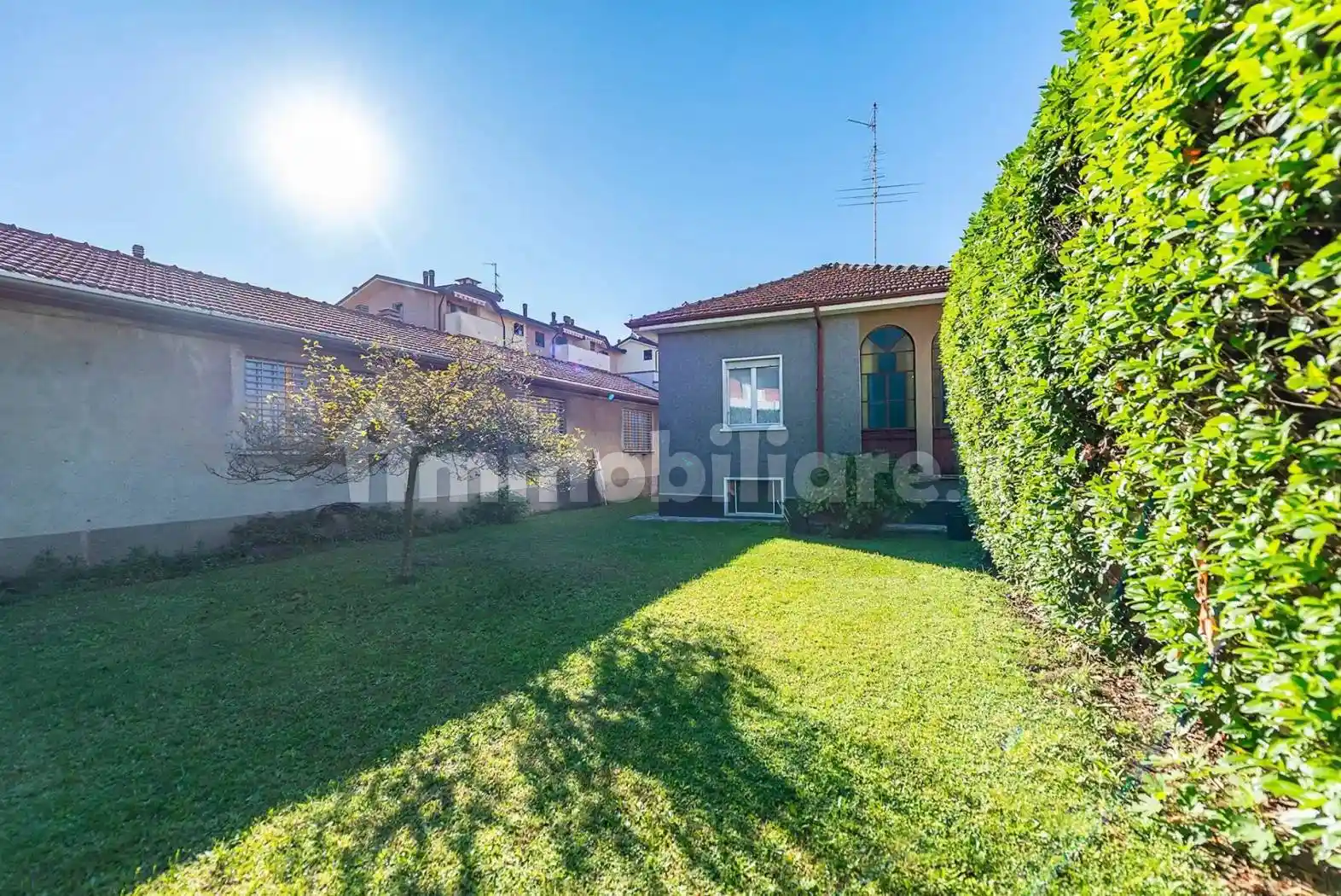 Villa in vendita a Caronno Pertusella