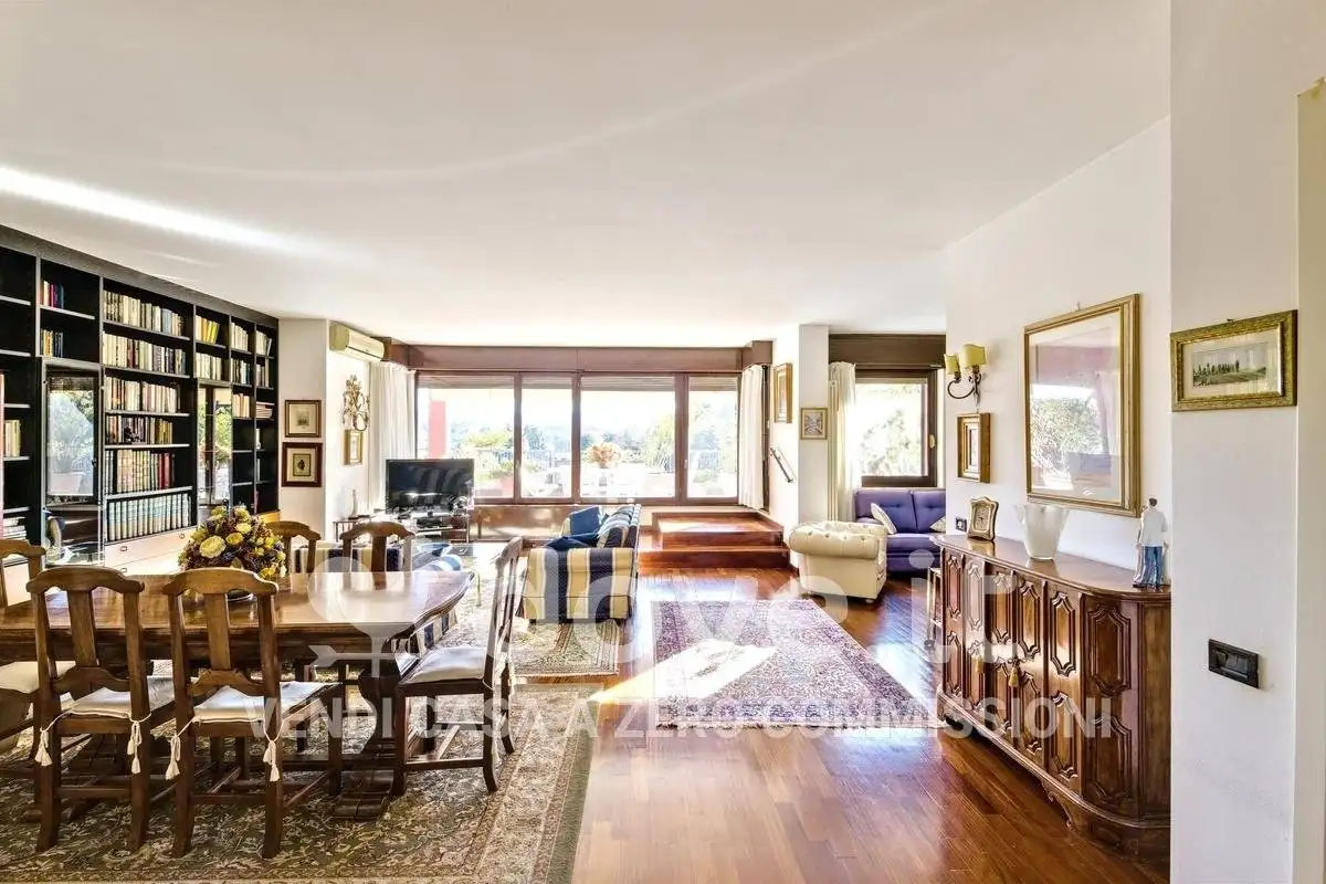 Appartamento in vendita a Varese