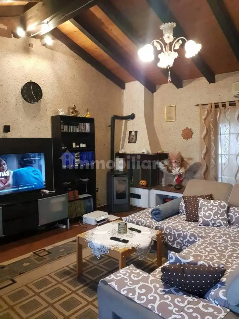 Villa in vendita a Vivaro