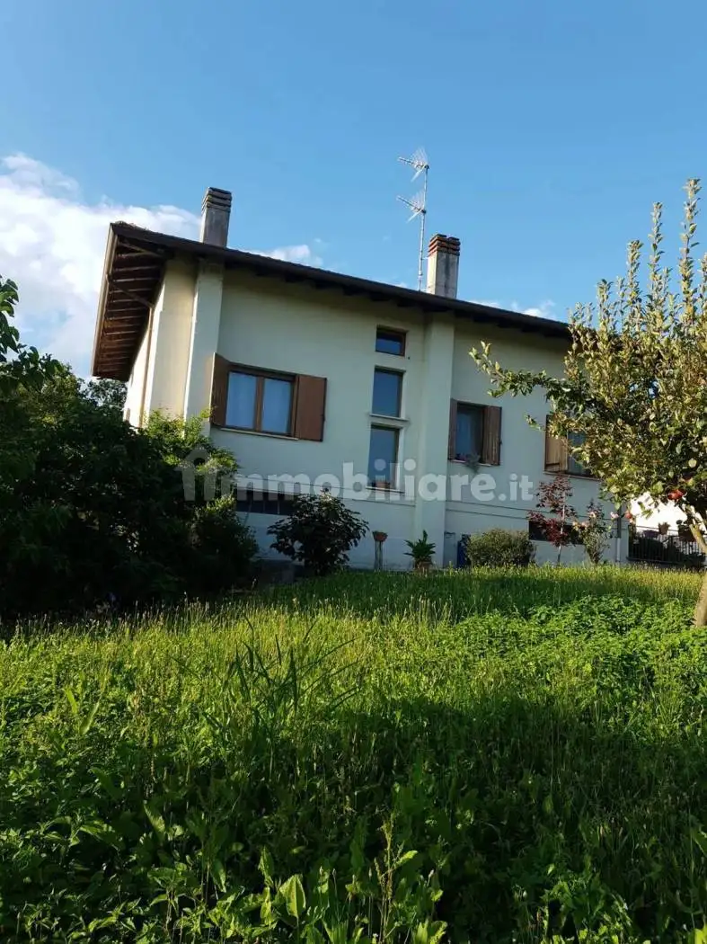 Villa in vendita a Castelnovo del Friuli