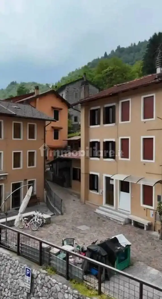 Villa in vendita a Barcis