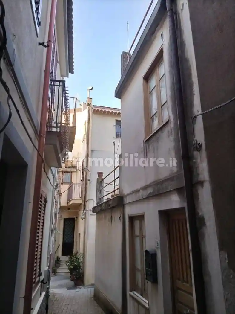 Villa unifamiliare Vico 1 Vittorio Emanuele III 9, Centro, Monforte San Giorgio - foto 2