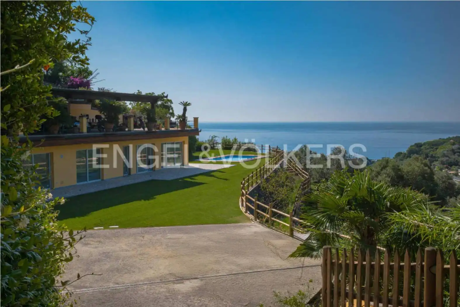 Villa in vendita a Varazze