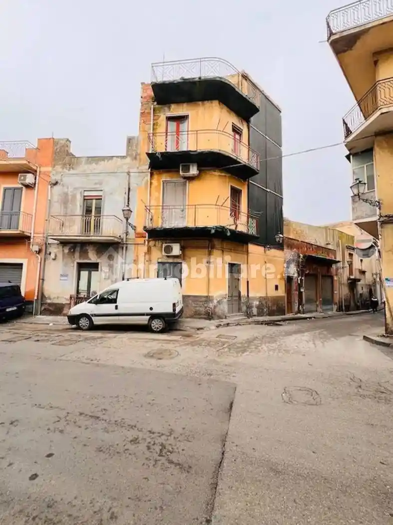 Villa in vendita a Adrano