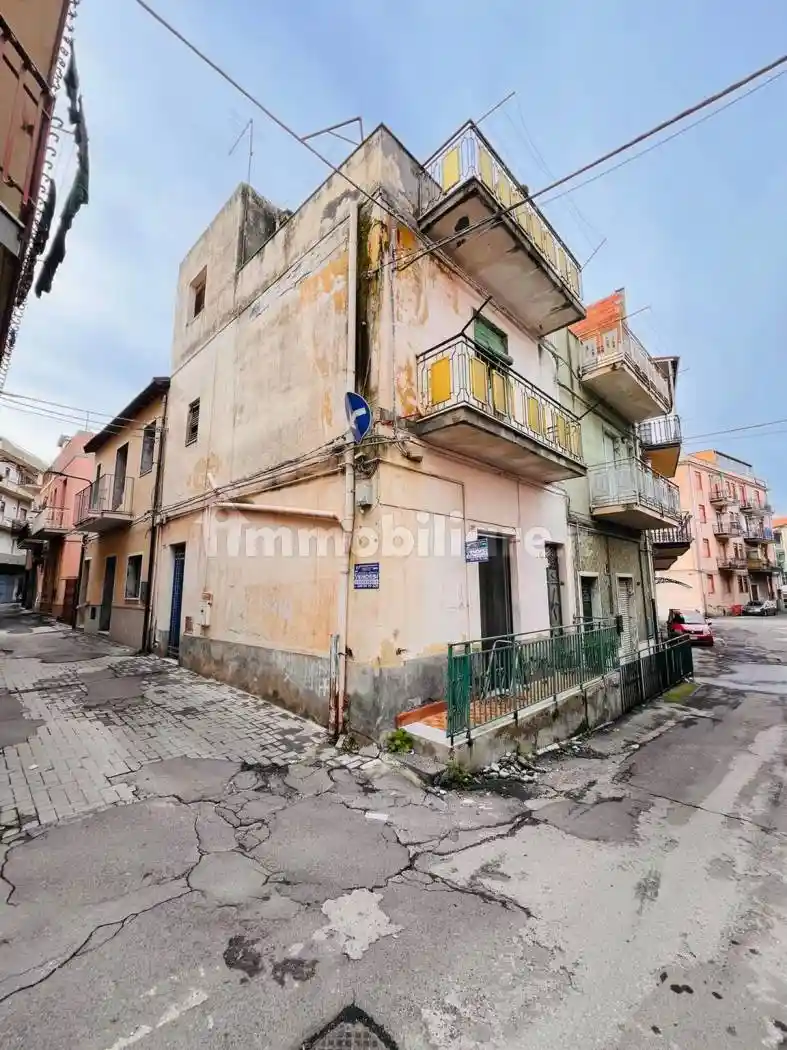 Villa in vendita a Adrano