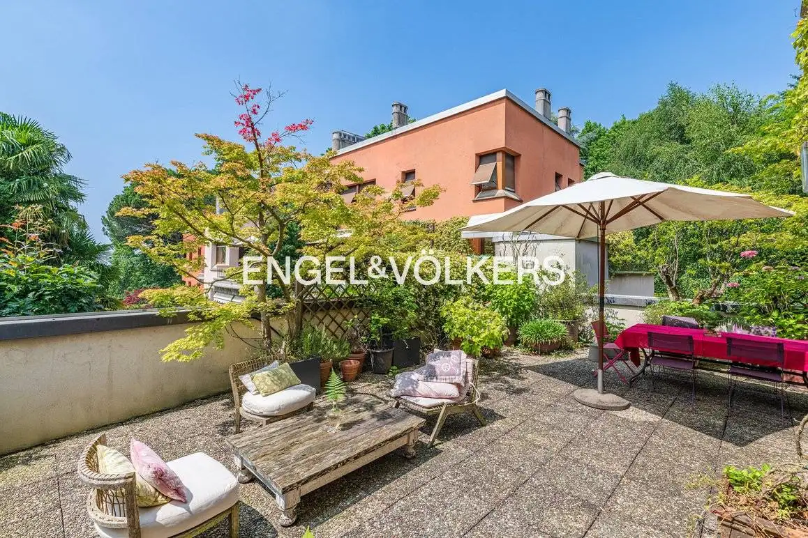 Appartamento in vendita a Barzanò