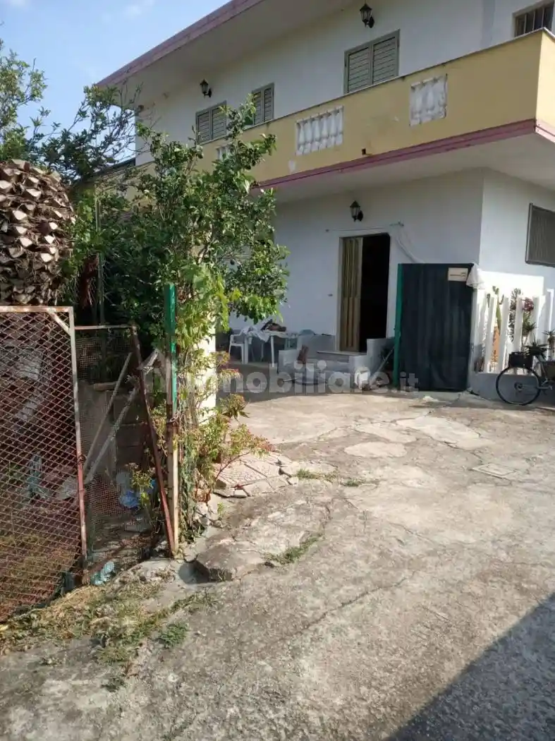 Villa plurifamiliare 820 m², Siderno - foto 2