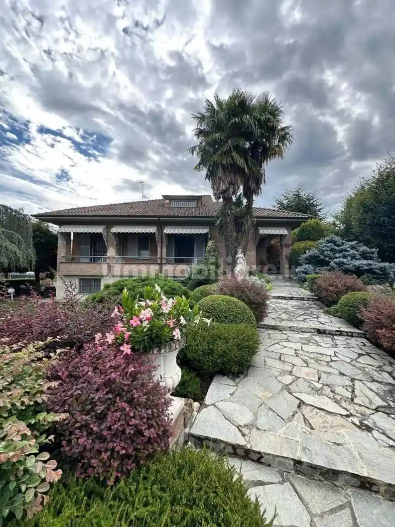 Villa in vendita a Voghera