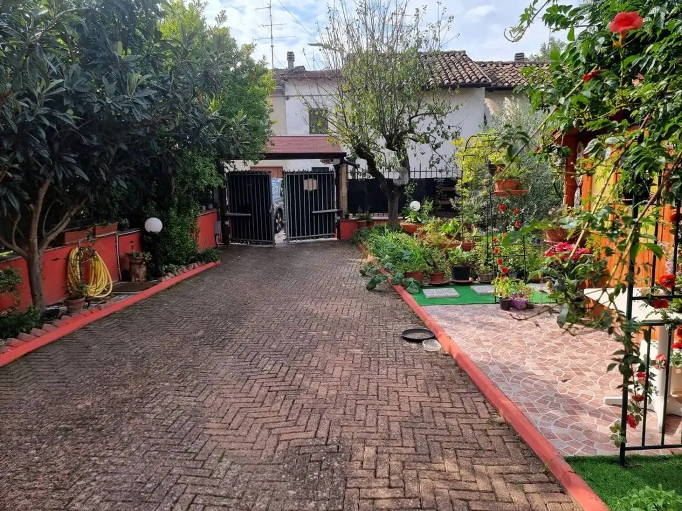 Villa in vendita a Montecalvo Versiggia