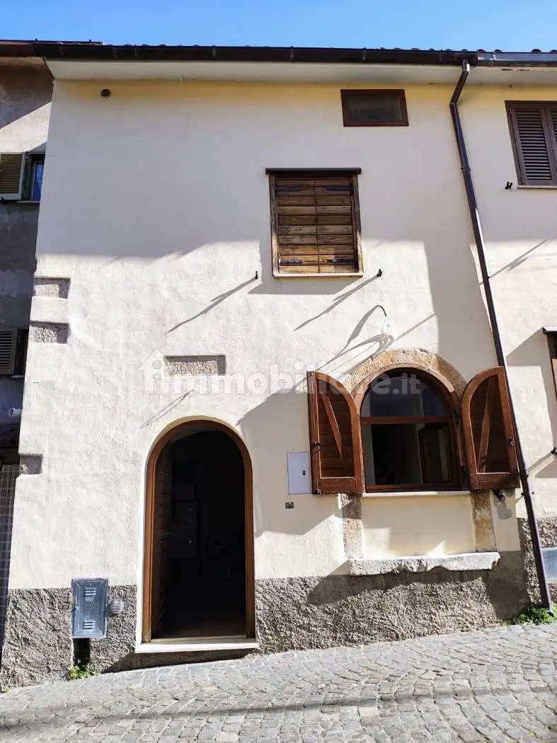 Casa indipendente in vendita a Camerata Nuova