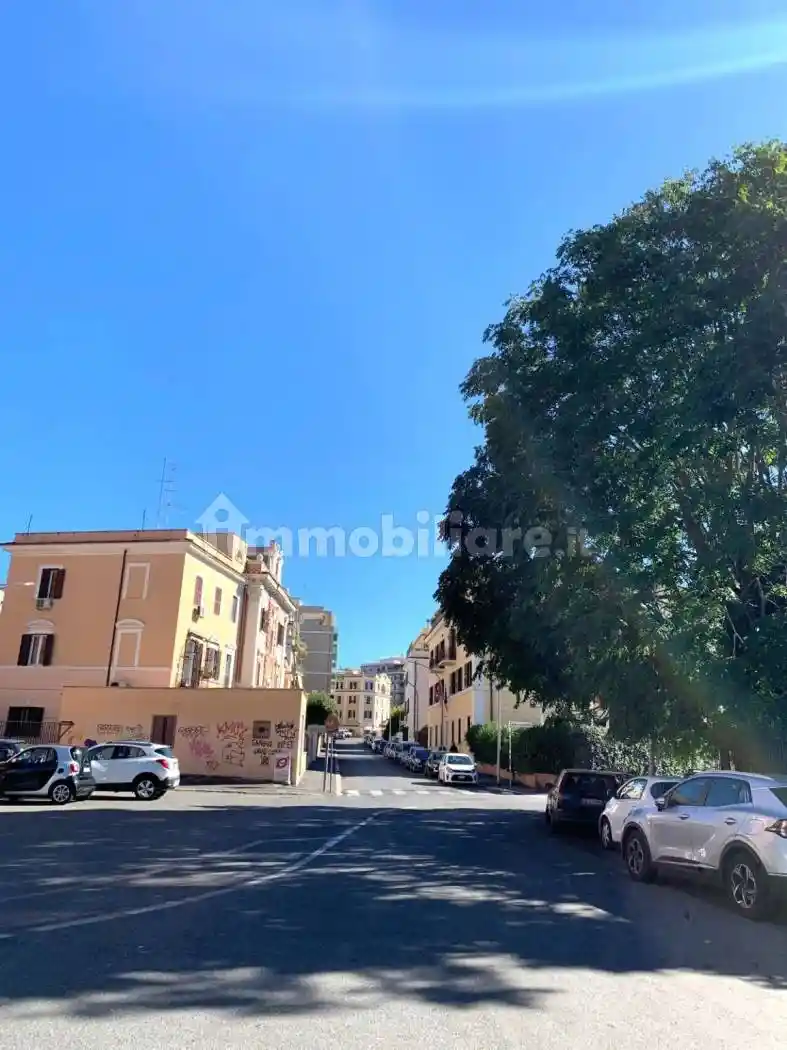 Trilocale da ristrutturare, secondo piano, Appio Latino, Roma - foto 2