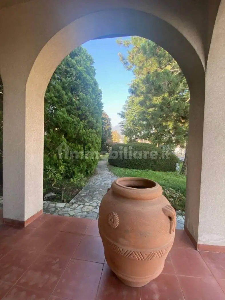 Villa unifamiliare, buono stato, 447 m², Centro, Almenno San Salvatore - foto 2