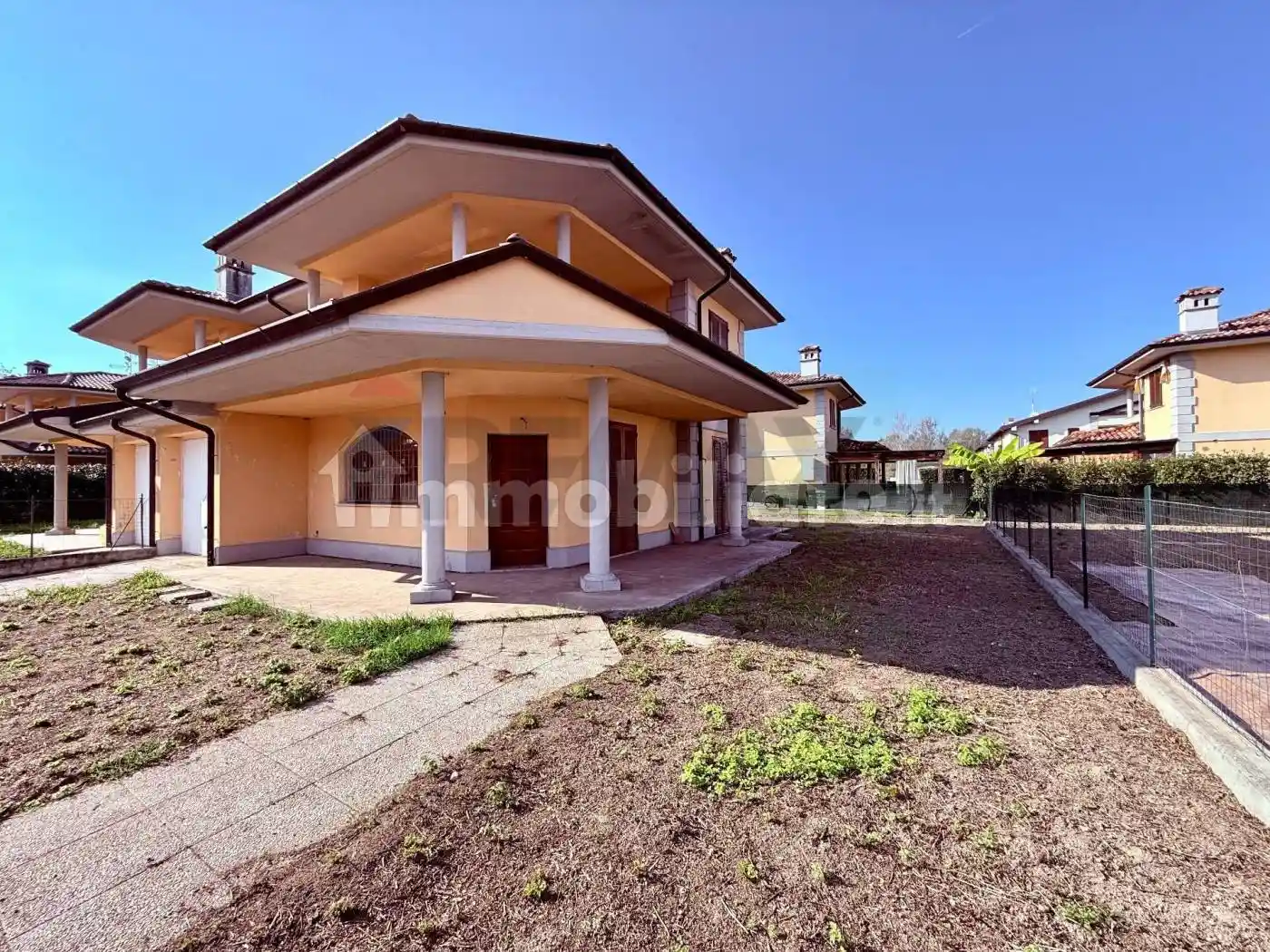 Villa in vendita a Roncaro