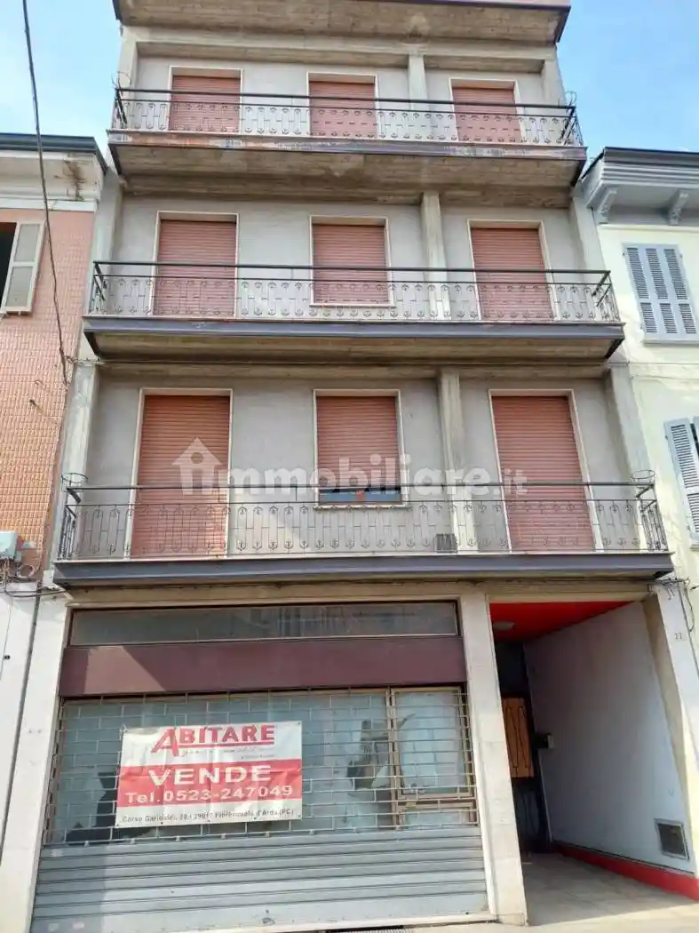 Palazzo - Edificio in vendita a Fiorenzuola d'Arda