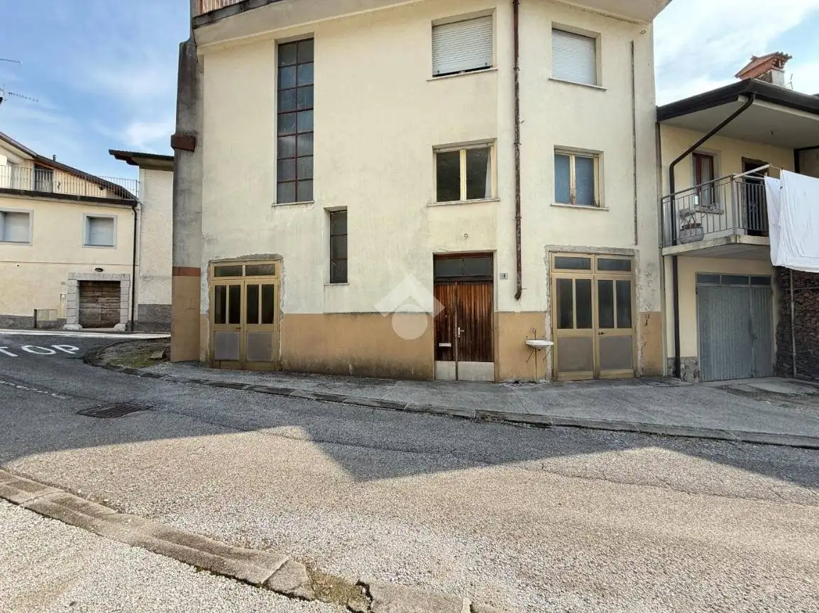 Casa indipendente in vendita a Trasaghis