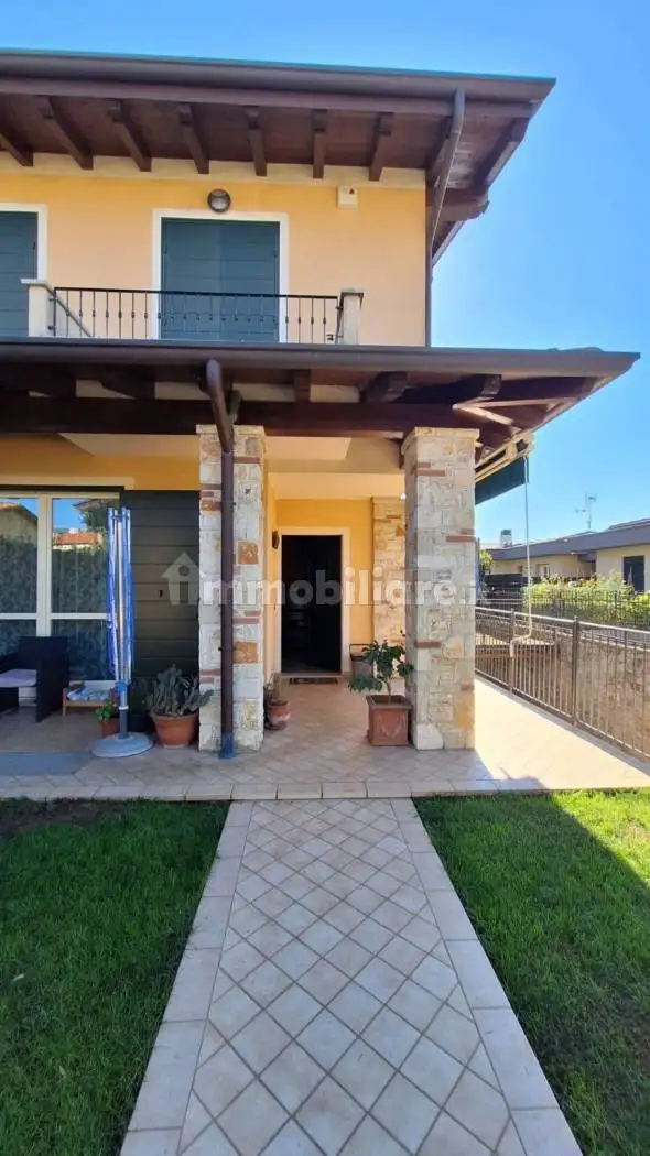 Villa in vendita a Rodengo Saiano