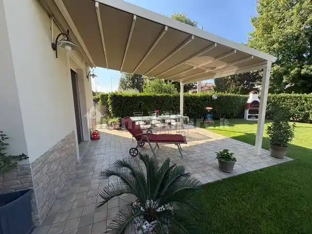 Villa in vendita a Travagliato