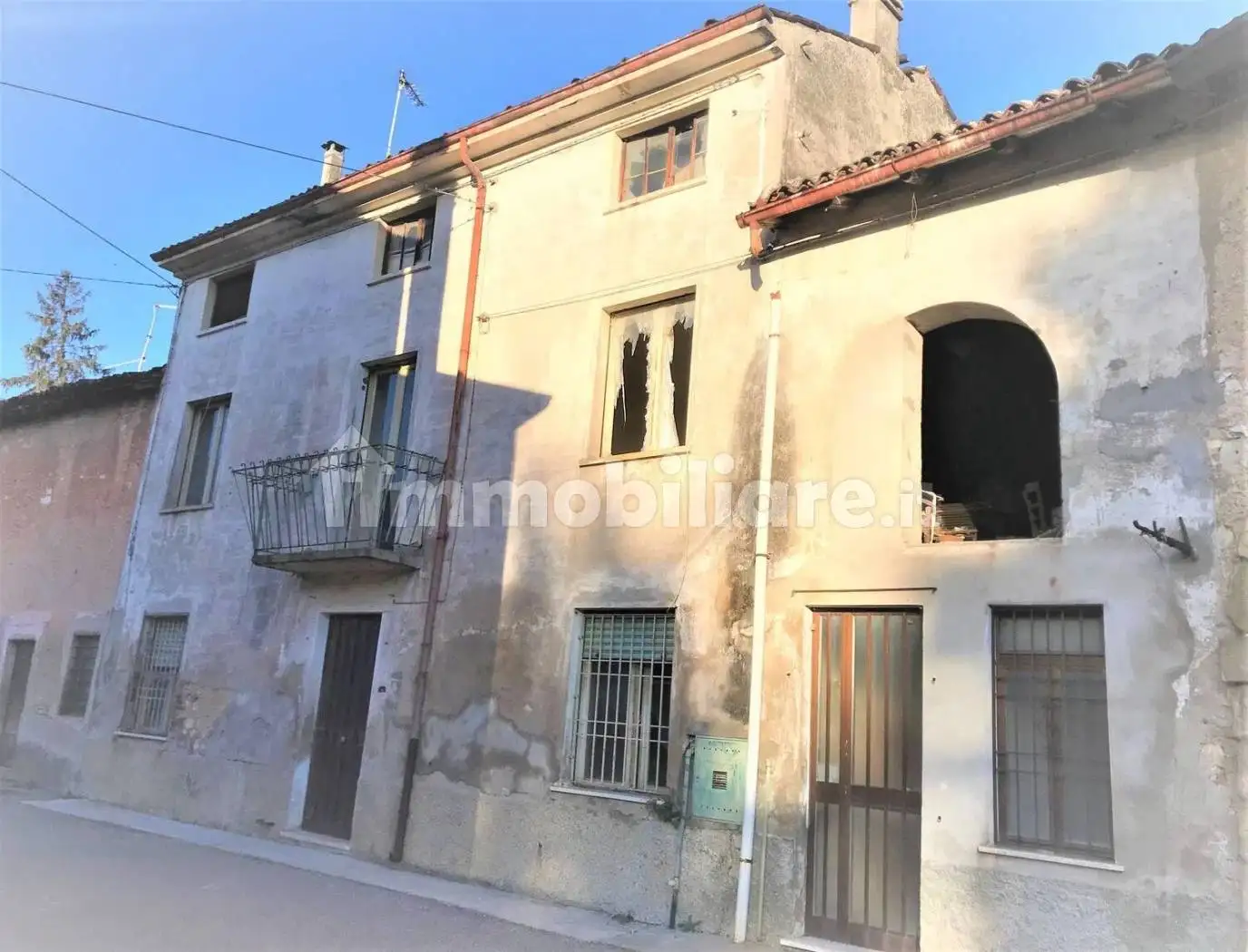 Villa in vendita a Cazzano di Tramigna