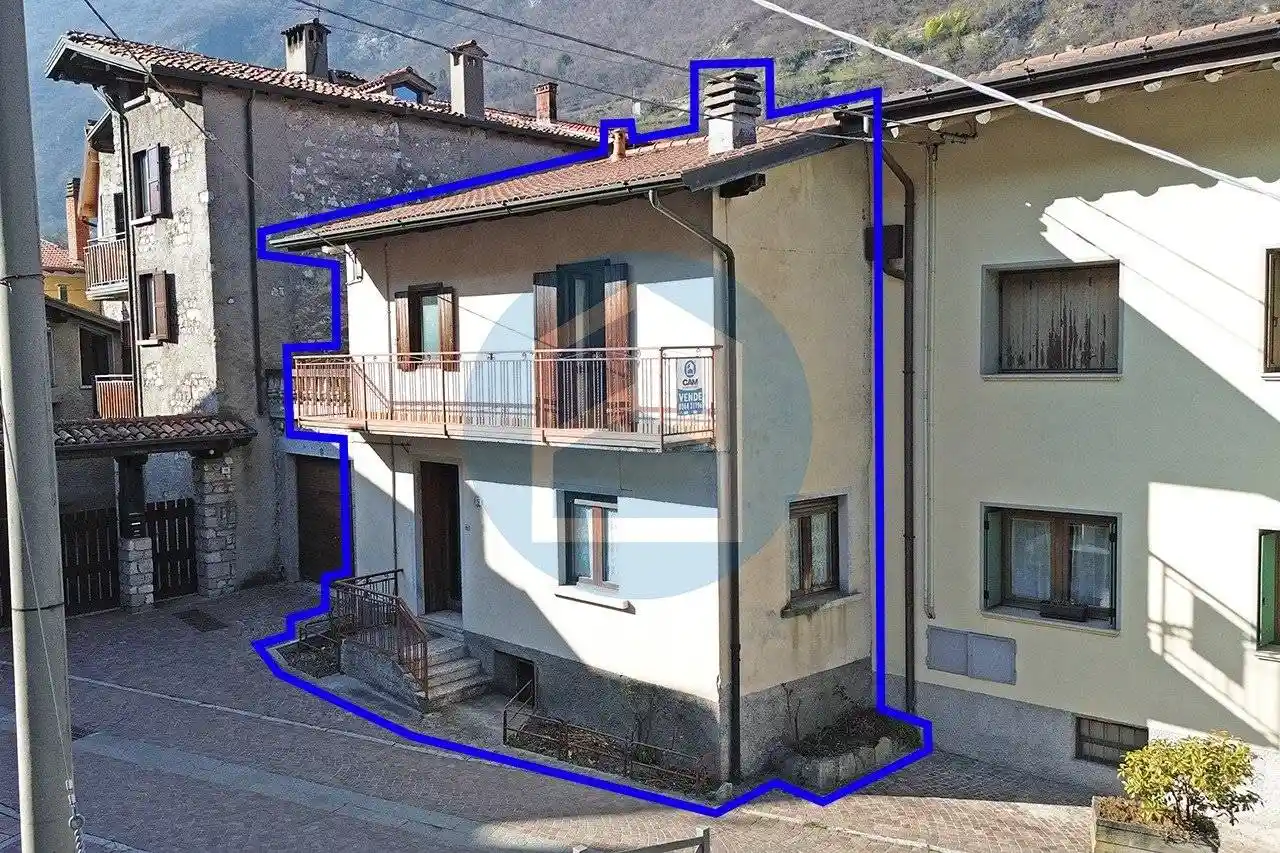 Casa indipendente in vendita a Breno