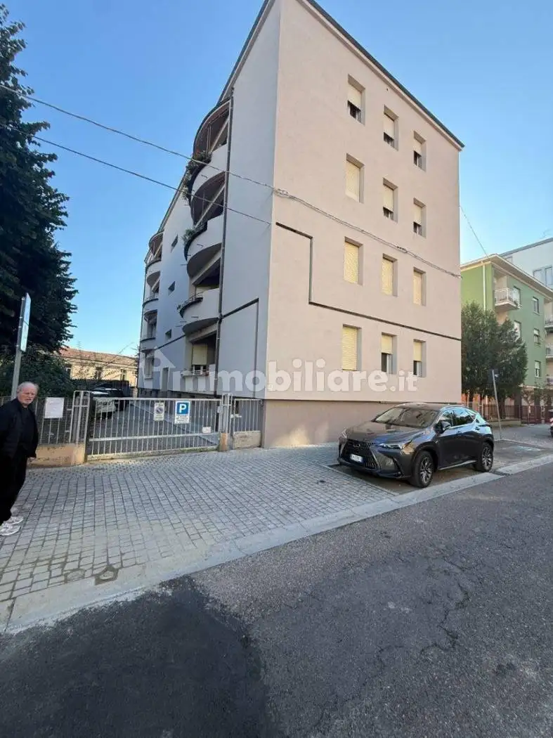 Appartamento in affitto a Modena