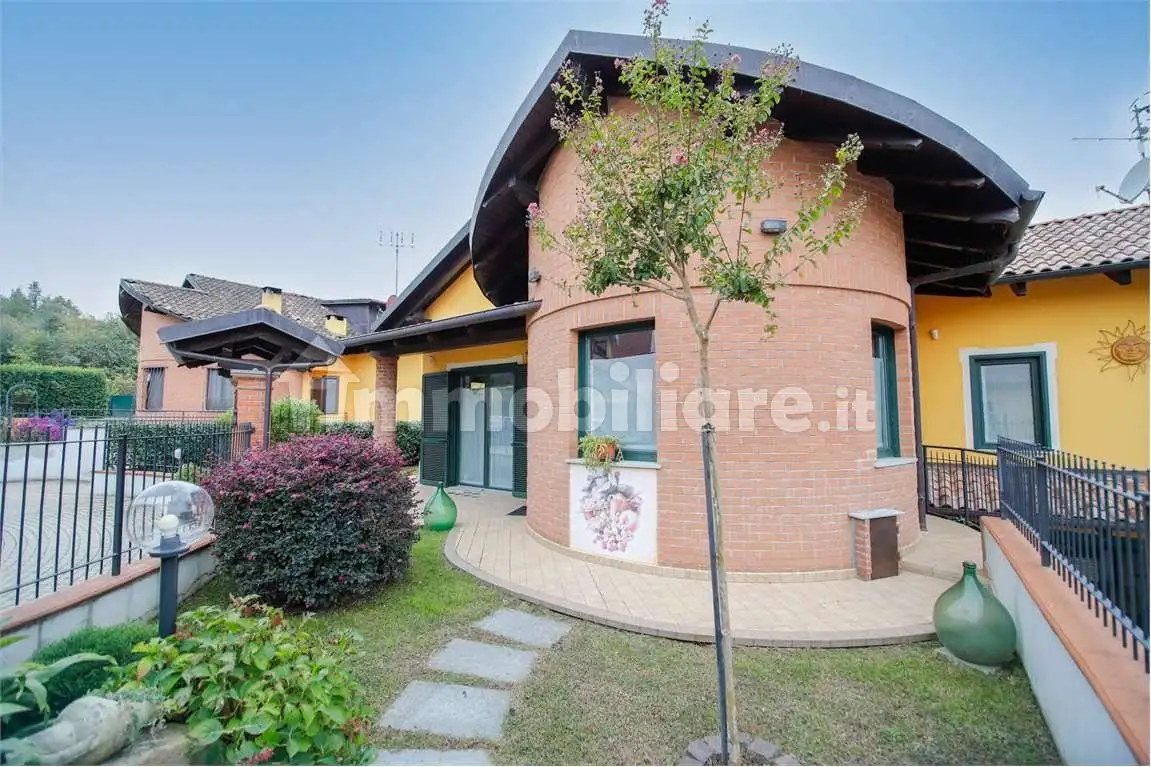 Villa in vendita a Lauriano