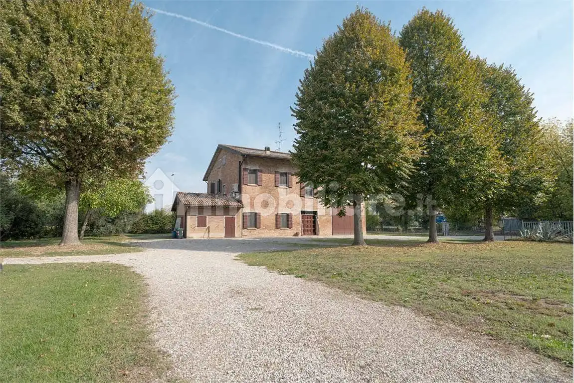 Villa in vendita a Carpi