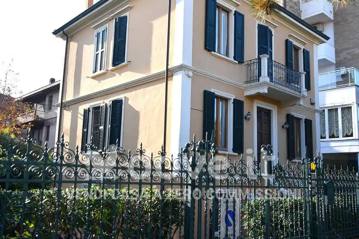 Villa in vendita a Pesaro