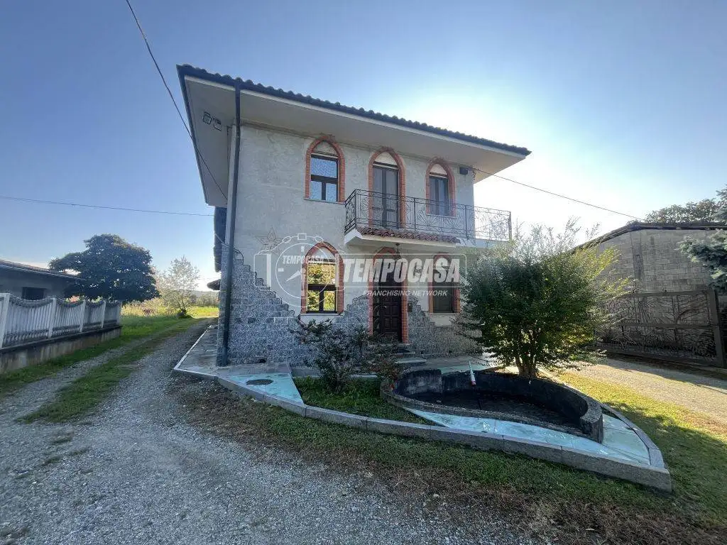 Casa indipendente in vendita a Bairo