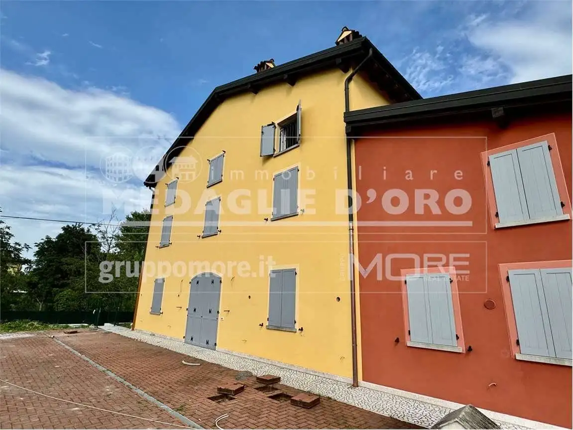 Casa indipendente in affitto a Modena