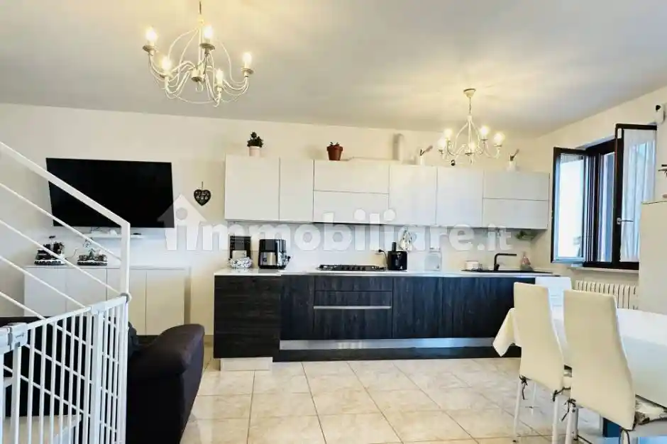 Quadrilocale via dei Girasoli 8, Trebbiantico, Pesaro - foto 2