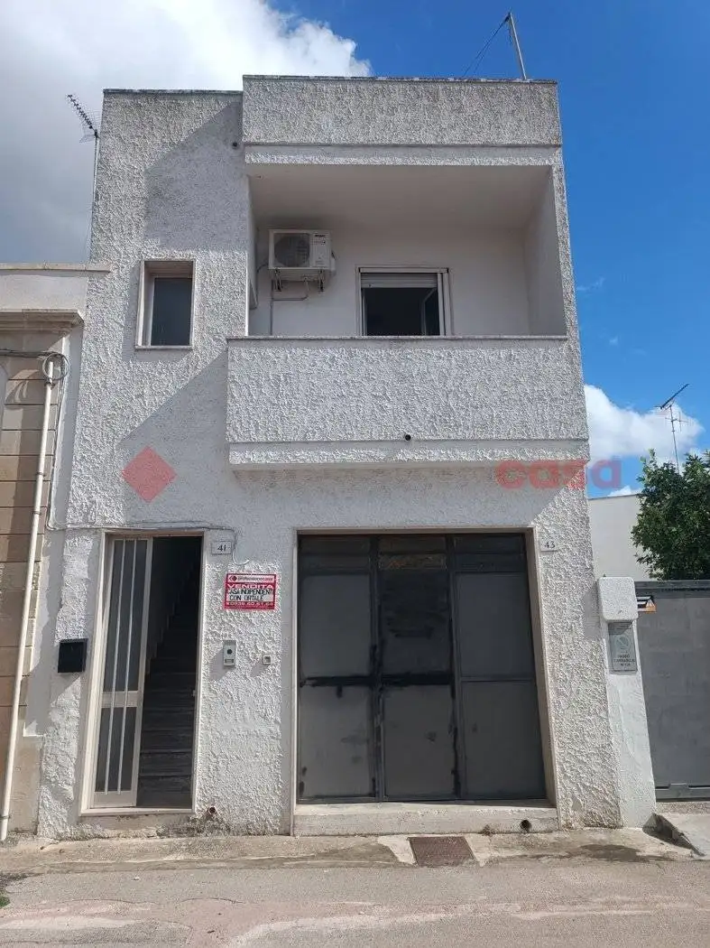 Casa indipendente in vendita a Uggiano la Chiesa