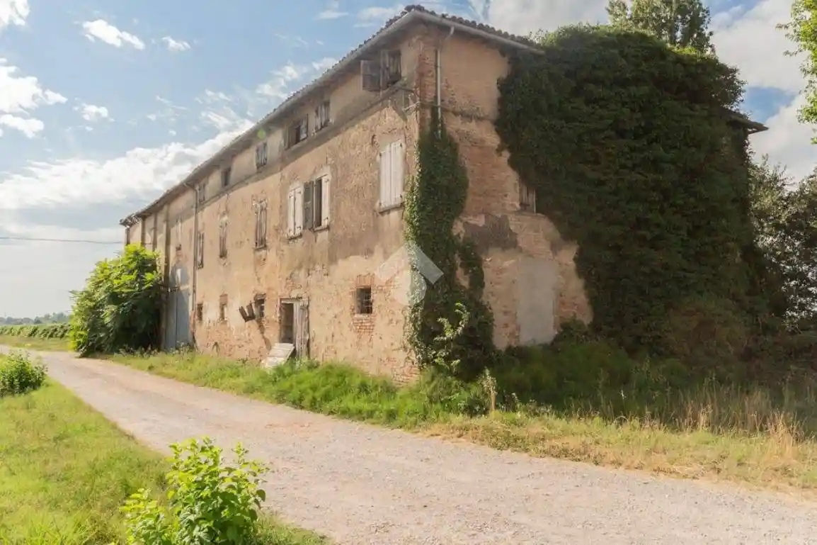 Rustico - Casale in vendita a Correggio