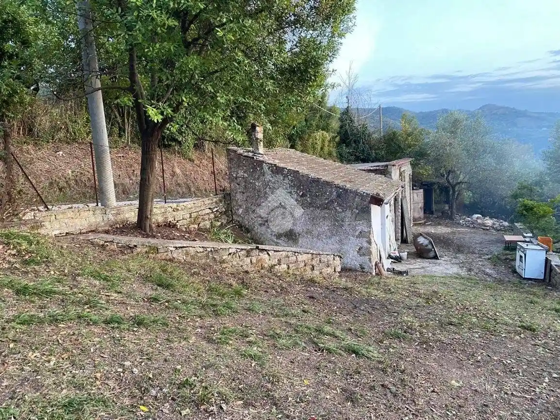 Rustico - Casale in vendita a Castel Madama