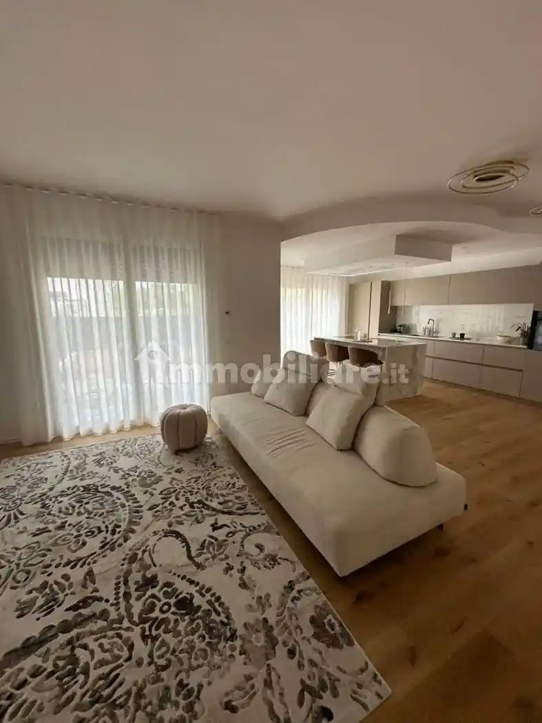 Villa in vendita a Lonato del Garda