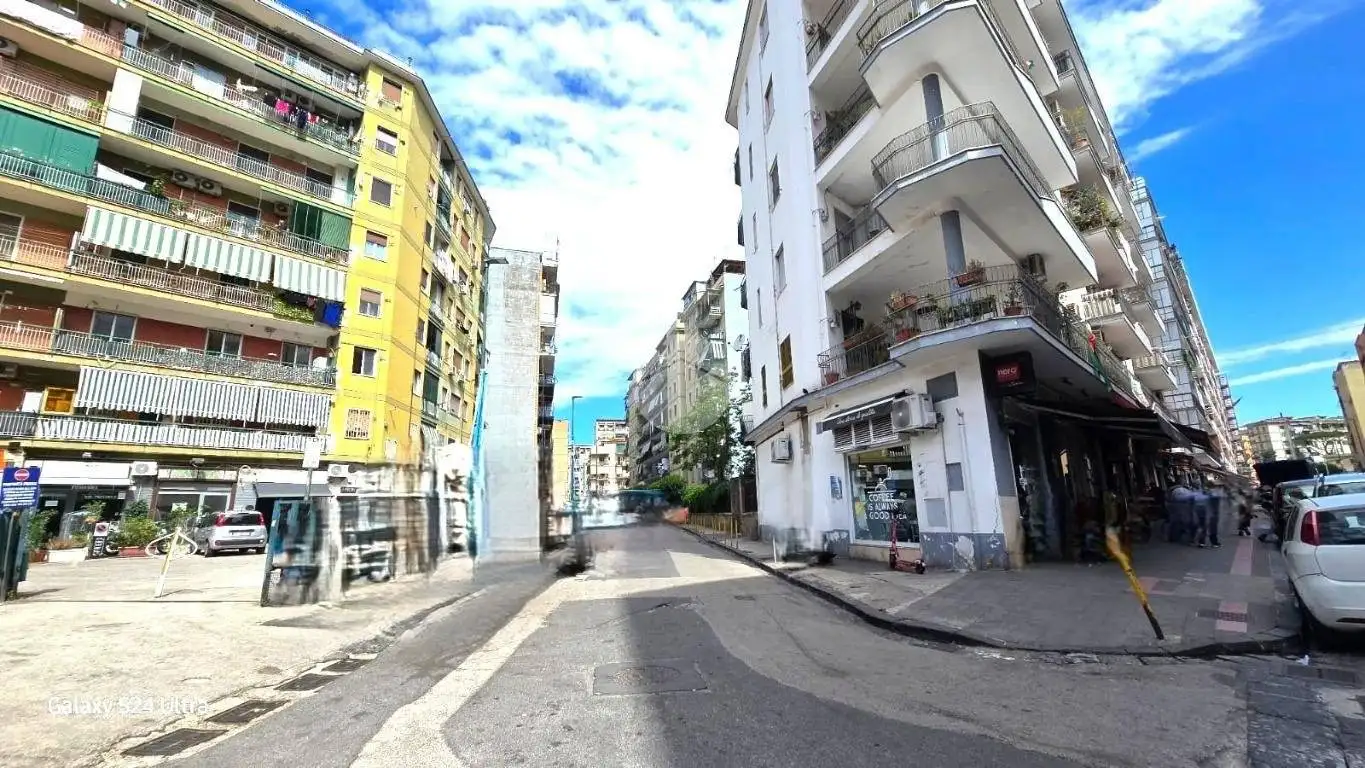 Appartamento in vendita a Napoli