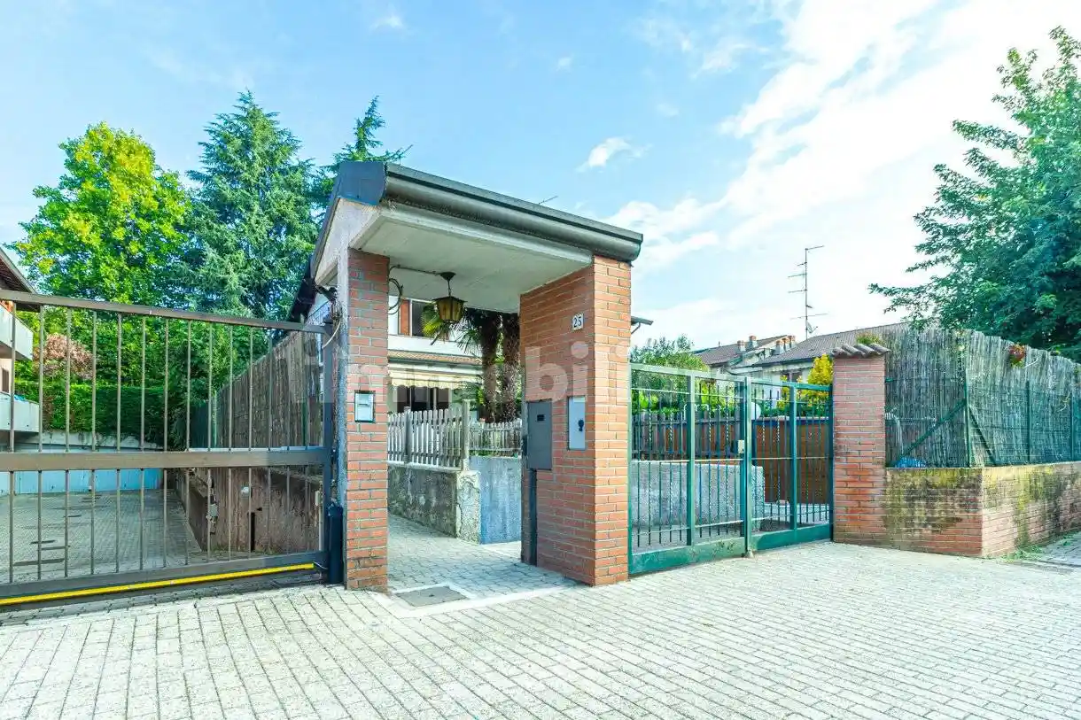 Villa bifamiliare via Innocenzo Guaita 25, Vertemate con Minoprio - foto 5