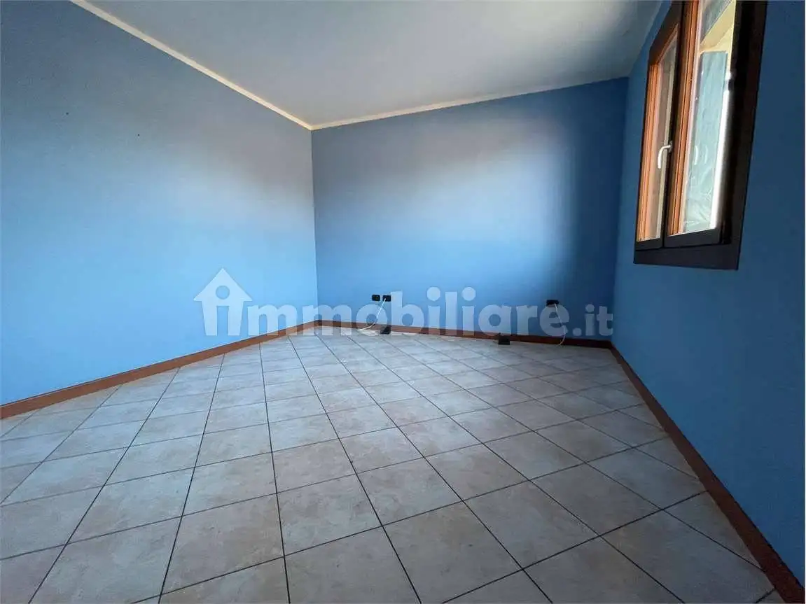 Appartamento in affitto a Concamarise