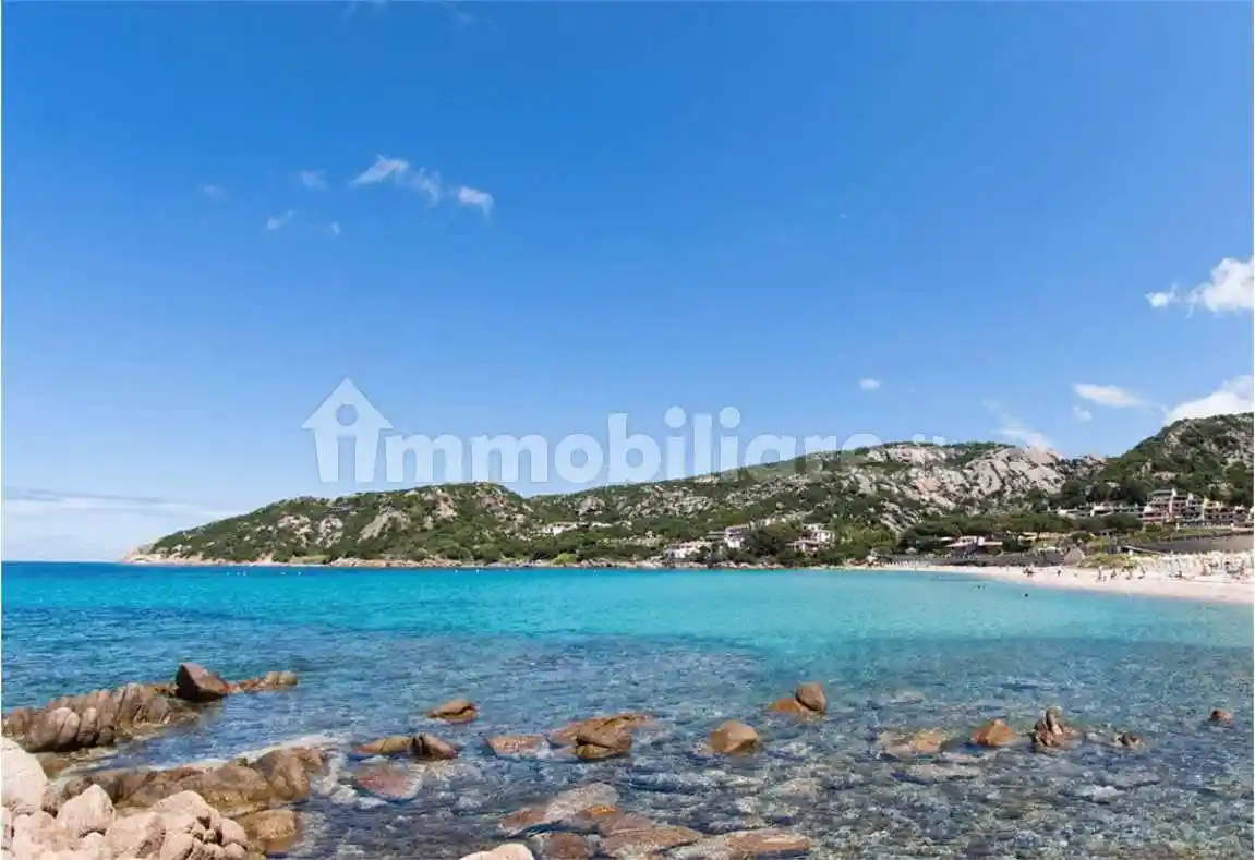 Palazzo - Edificio in vendita a Arzachena