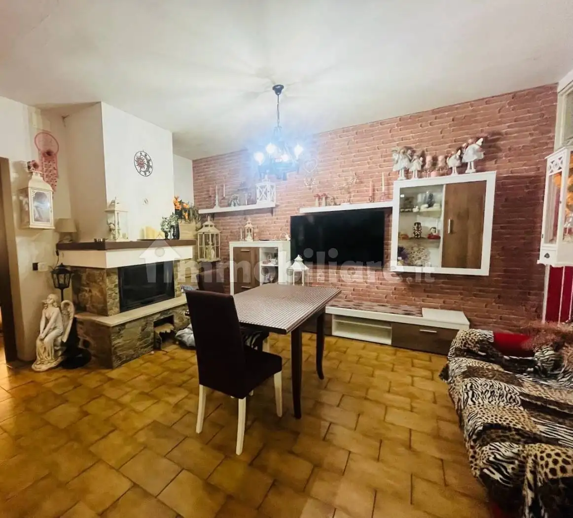 Terratetto plurifamiliare via Dossi, Dossi, Borgo Veneto - foto 2