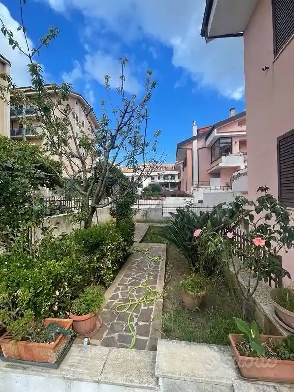 Villa plurifamiliare via Piersanti Mattarella 11, Centro, Vibo Valentia - foto 2