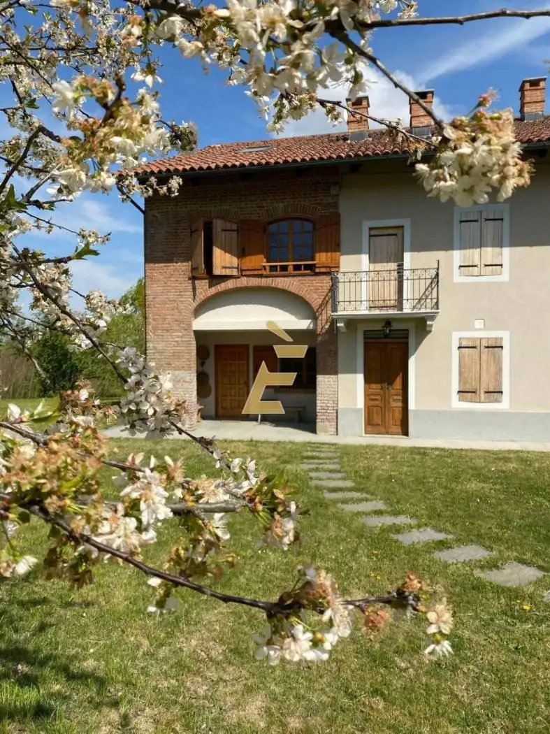 Rustico - Casale in vendita a Ferrere