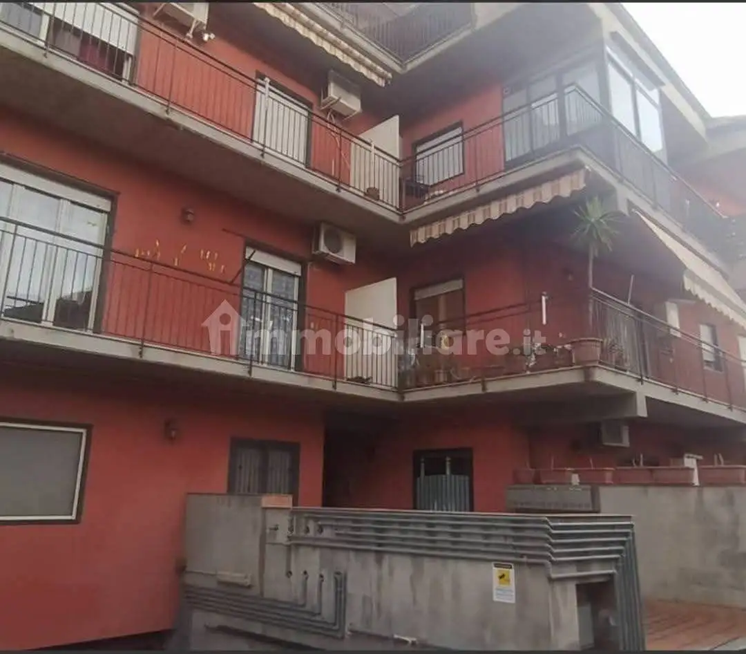 Appartamento in vendita a Camporotondo Etneo