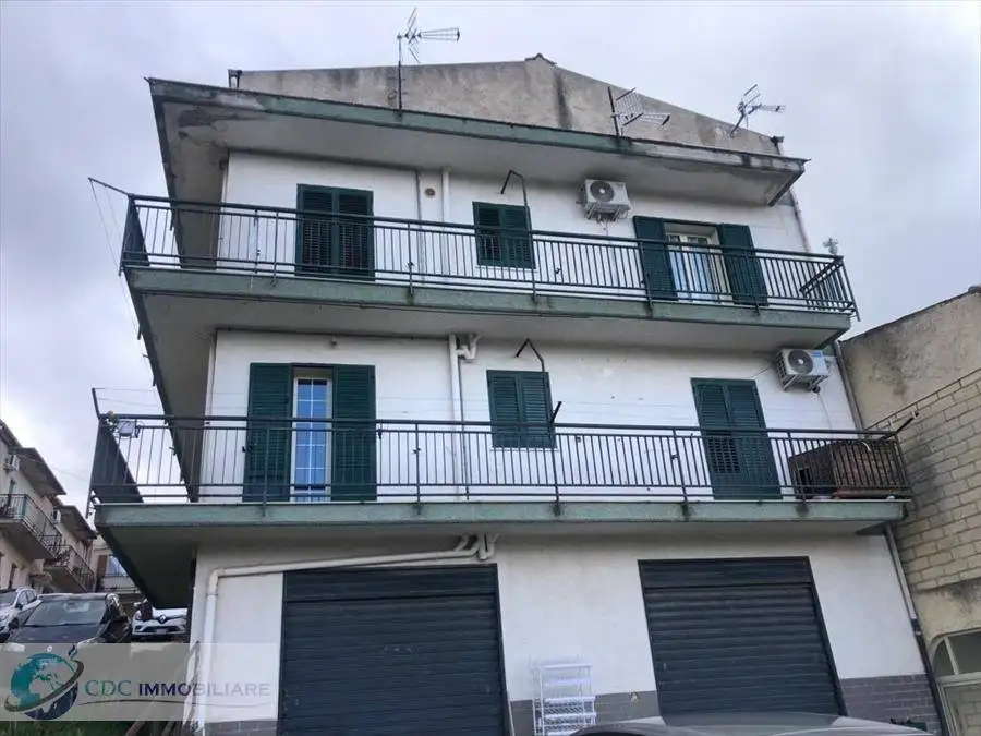 Appartamento in vendita a Palazzo Adriano