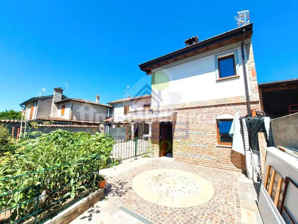 Terratetto plurifamiliare via Giuseppe Garibaldi, Corno Giovine - foto 3