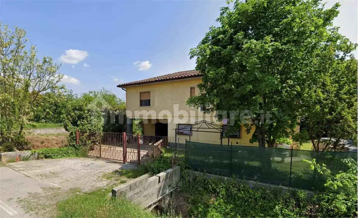 Villa in asta a Grumello Cremonese ed Uniti